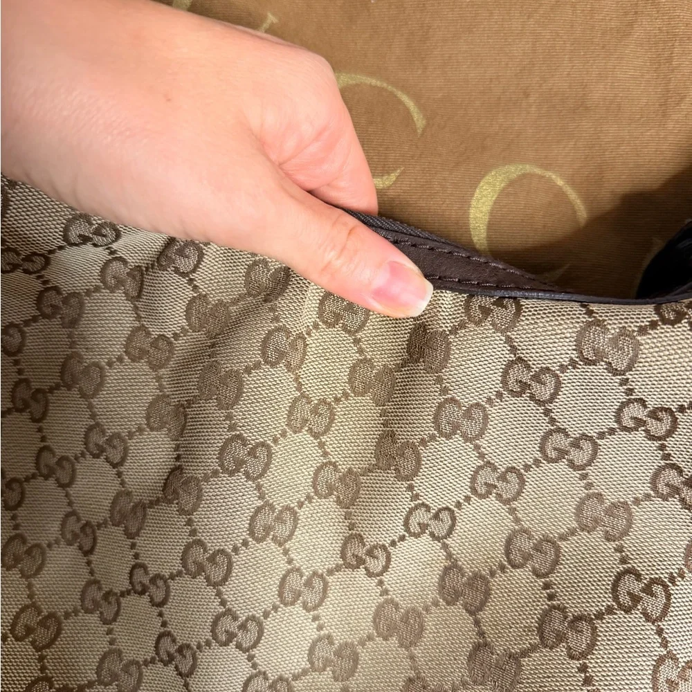Gucci Tan Patterned Hobo Bag! Pristine condition!
